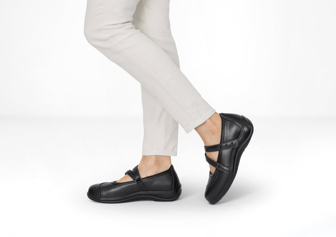 Celina | Classic Black Shoes